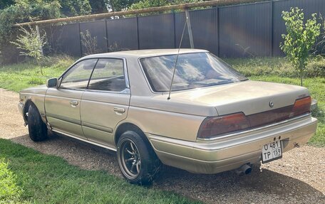 Nissan Laurel VIII, 1989 год, 390 000 рублей, 4 фотография