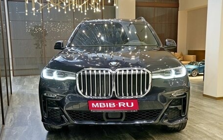 BMW X7, 2021 год, 7 350 000 рублей, 3 фотография