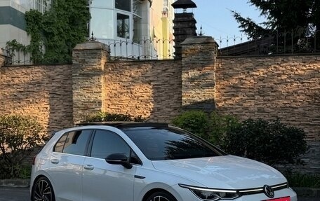 Volkswagen Golf VIII, 2022 год, 1 900 000 рублей, 1 фотография