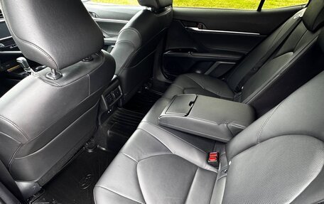Toyota Camry, 2018 год, 2 440 000 рублей, 14 фотография