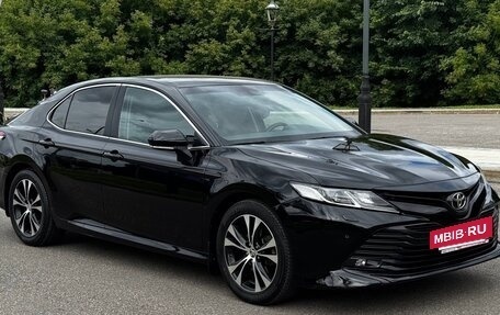 Toyota Camry, 2018 год, 2 440 000 рублей, 4 фотография