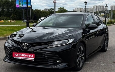 Toyota Camry, 2018 год, 2 440 000 рублей, 2 фотография