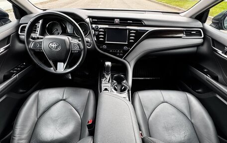 Toyota Camry, 2018 год, 2 440 000 рублей, 15 фотография