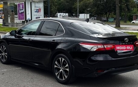 Toyota Camry, 2018 год, 2 440 000 рублей, 6 фотография