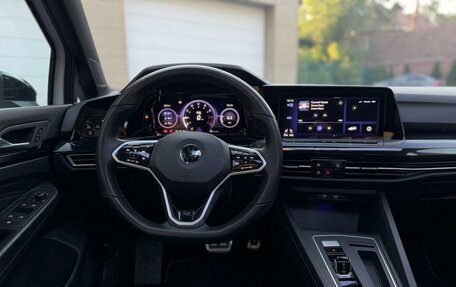 Volkswagen Golf VIII, 2022 год, 1 900 000 рублей, 7 фотография