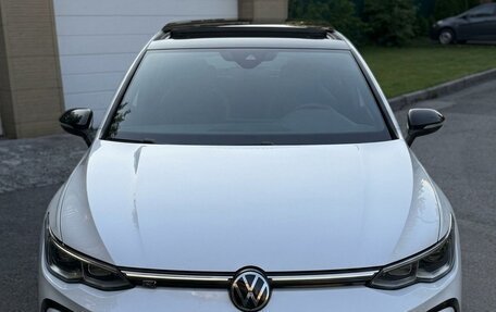 Volkswagen Golf VIII, 2022 год, 1 900 000 рублей, 2 фотография