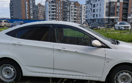 Hyundai Solaris II рестайлинг, 2011 год, 430 000 рублей, 3 фотография
