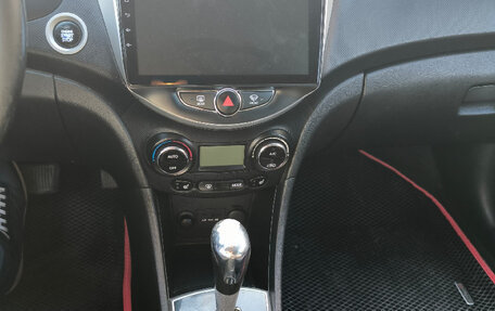 Hyundai Solaris II рестайлинг, 2011 год, 430 000 рублей, 15 фотография