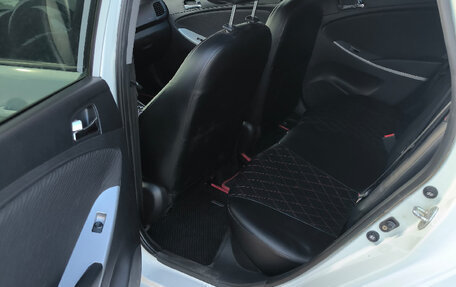 Hyundai Solaris II рестайлинг, 2011 год, 430 000 рублей, 12 фотография