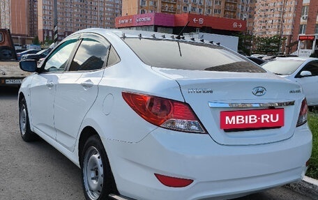 Hyundai Solaris II рестайлинг, 2011 год, 430 000 рублей, 6 фотография