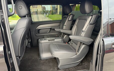 Mercedes-Benz V-Класс, 2024 год, 9 900 000 рублей, 21 фотография