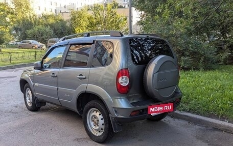 Chevrolet Niva I рестайлинг, 2017 год, 590 000 рублей, 3 фотография