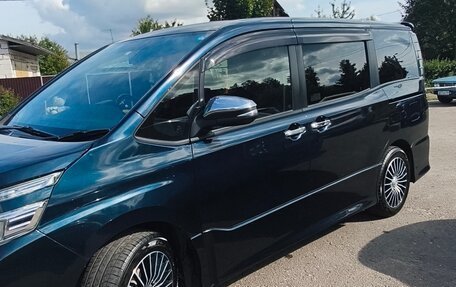 Toyota Voxy III, 2015 год, 1 760 000 рублей, 3 фотография
