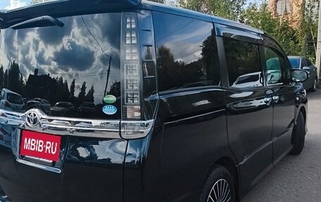 Toyota Voxy III, 2015 год, 1 760 000 рублей, 4 фотография