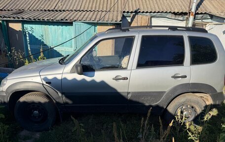 Chevrolet Niva I рестайлинг, 2010 год, 550 000 рублей, 4 фотография