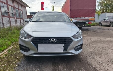 Hyundai Solaris II рестайлинг, 2019 год, 450 000 рублей, 1 фотография