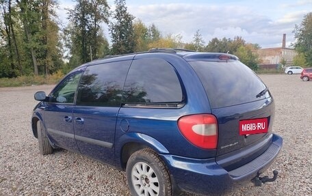 Chrysler Voyager IV, 2005 год, 755 000 рублей, 2 фотография