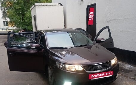 KIA Cerato III, 2010 год, 585 000 рублей, 2 фотография