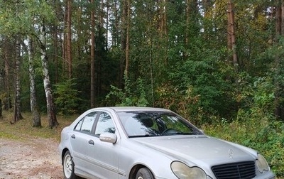 Mercedes-Benz C-Класс, 2002 год, 450 000 рублей, 1 фотография