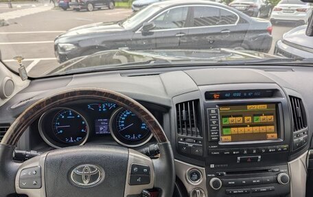 Toyota Land Cruiser 200, 2010 год, 2 300 000 рублей, 3 фотография
