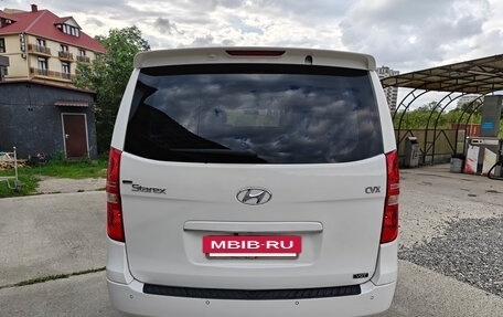 Hyundai Grand Starex Grand Starex I рестайлинг 2, 2014 год, 2 090 000 рублей, 8 фотография