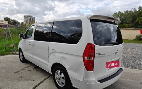 Hyundai Grand Starex Grand Starex I рестайлинг 2, 2014 год, 2 090 000 рублей, 9 фотография