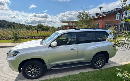 Toyota Land Cruiser Prado 150 рестайлинг 2, 2019 год, 4 500 000 рублей, 5 фотография