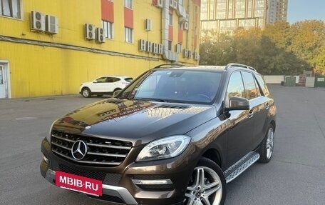 Mercedes-Benz M-Класс, 2012 год, 3 000 000 рублей, 2 фотография