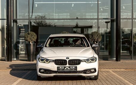 BMW 3 серия, 2017 год, 1 855 000 рублей, 2 фотография