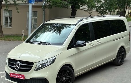 Mercedes-Benz V-Класс, 2020 год, 5 800 000 рублей, 1 фотография