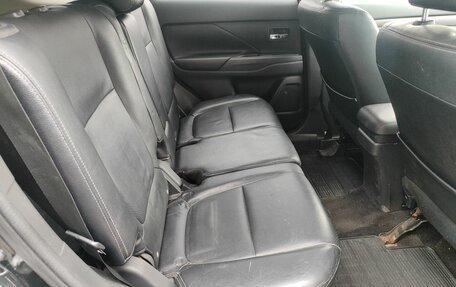 Mitsubishi Outlander III рестайлинг 3, 2012 год, 1 139 000 рублей, 11 фотография