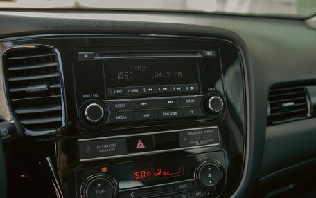 Mitsubishi Outlander III рестайлинг 3, 2021 год, 1 695 000 рублей, 13 фотография