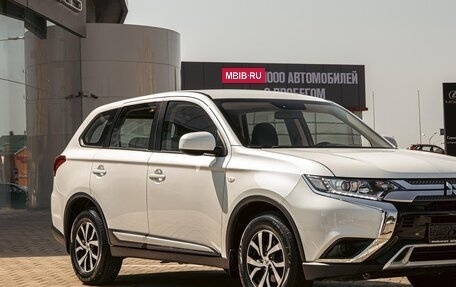 Mitsubishi Outlander III рестайлинг 3, 2021 год, 1 695 000 рублей, 6 фотография