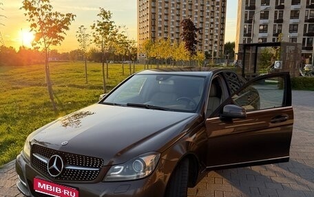 Mercedes-Benz C-Класс, 2012 год, 1 500 000 рублей, 1 фотография