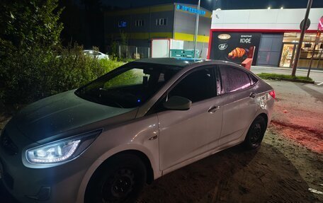 Hyundai Solaris II рестайлинг, 2014 год, 500 000 рублей, 3 фотография