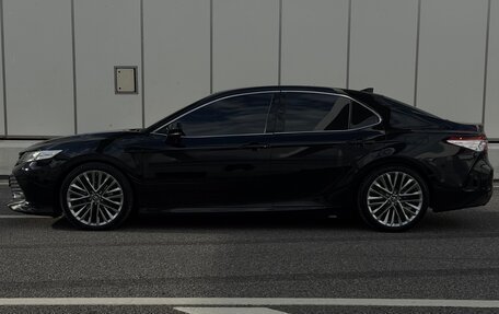 Toyota Camry, 2019 год, 3 499 000 рублей, 5 фотография