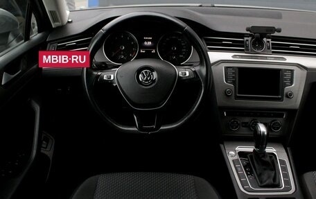 Volkswagen Passat B8 рестайлинг, 2016 год, 1 800 000 рублей, 22 фотография