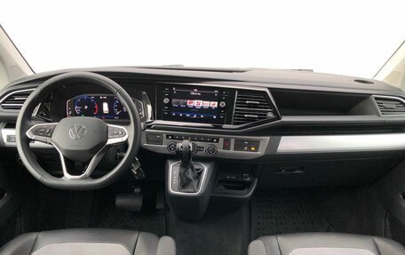 Volkswagen Multivan T6 рестайлинг, 2021 год, 11 000 000 рублей, 10 фотография