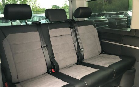 Volkswagen Multivan T6 рестайлинг, 2021 год, 11 000 000 рублей, 21 фотография