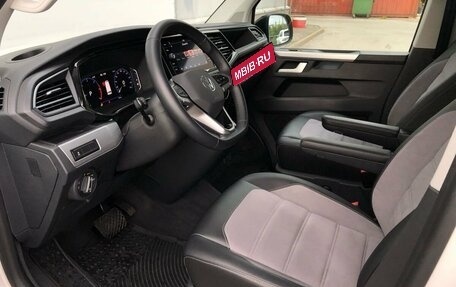 Volkswagen Multivan T6 рестайлинг, 2021 год, 11 000 000 рублей, 9 фотография