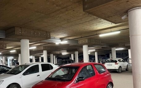 Toyota Yaris I рестайлинг, 2002 год, 388 888 рублей, 1 фотография
