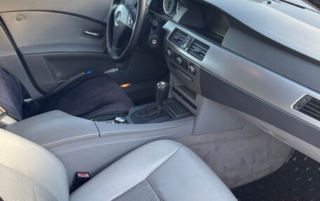 BMW 5 серия, 2004 год, 670 000 рублей, 10 фотография