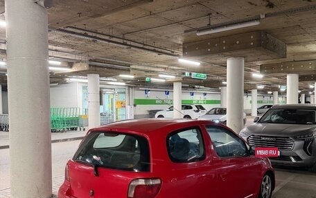Toyota Yaris I рестайлинг, 2002 год, 388 888 рублей, 2 фотография