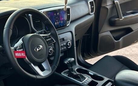 KIA Sportage IV рестайлинг, 2018 год, 2 190 000 рублей, 10 фотография