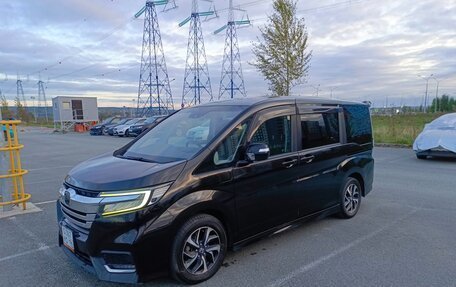 Honda Stepwgn IV, 2018 год, 2 130 000 рублей, 2 фотография