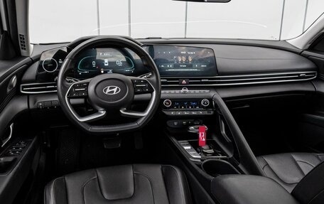 Hyundai Elantra, 2024 год, 2 290 000 рублей, 6 фотография