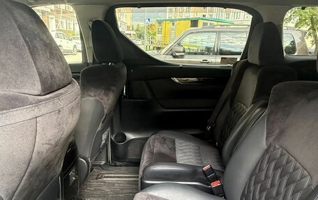 Toyota Vellfire II, 2016 год, 3 300 000 рублей, 12 фотография