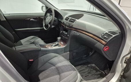 Mercedes-Benz E-Класс, 2004 год, 449 000 рублей, 9 фотография