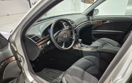 Mercedes-Benz E-Класс, 2004 год, 449 000 рублей, 7 фотография