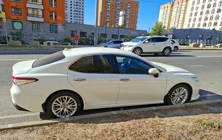 Toyota Camry, 2018 год, 2 600 000 рублей, 4 фотография